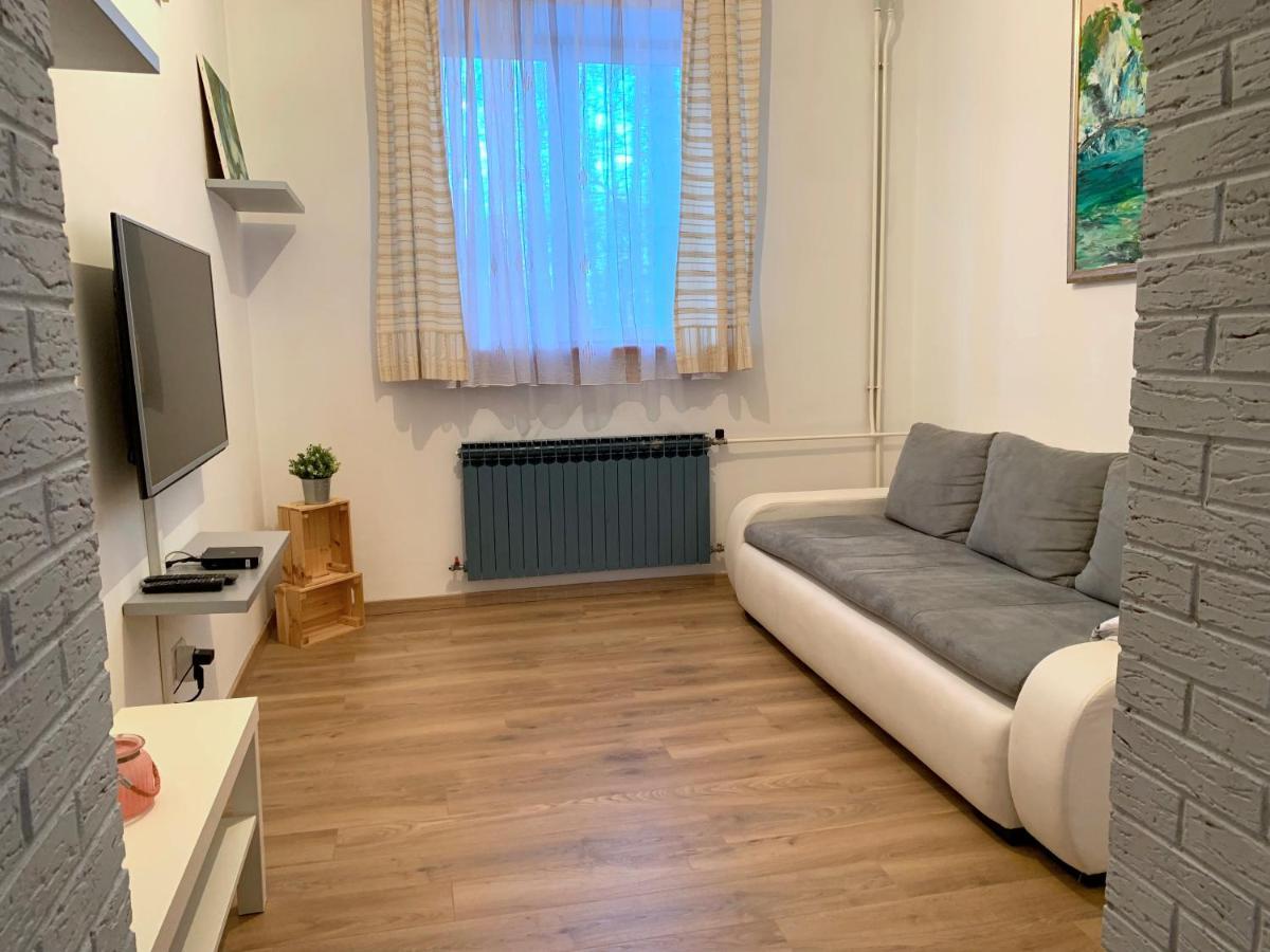 Crystal Lakes Apartment Plitvicka Jezera Bagian luar foto